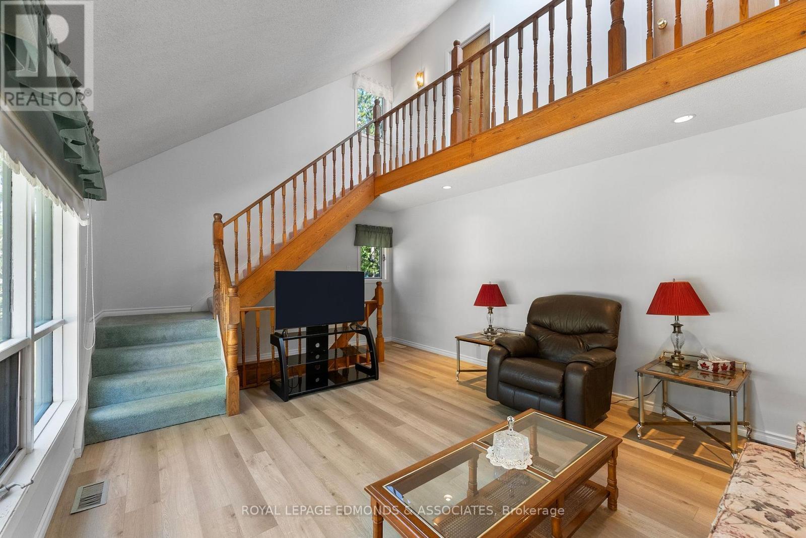 36 Crescent Drive, Brudenell, Lyndoch And Raglan, ON - Indoor Photo Showing Other Room