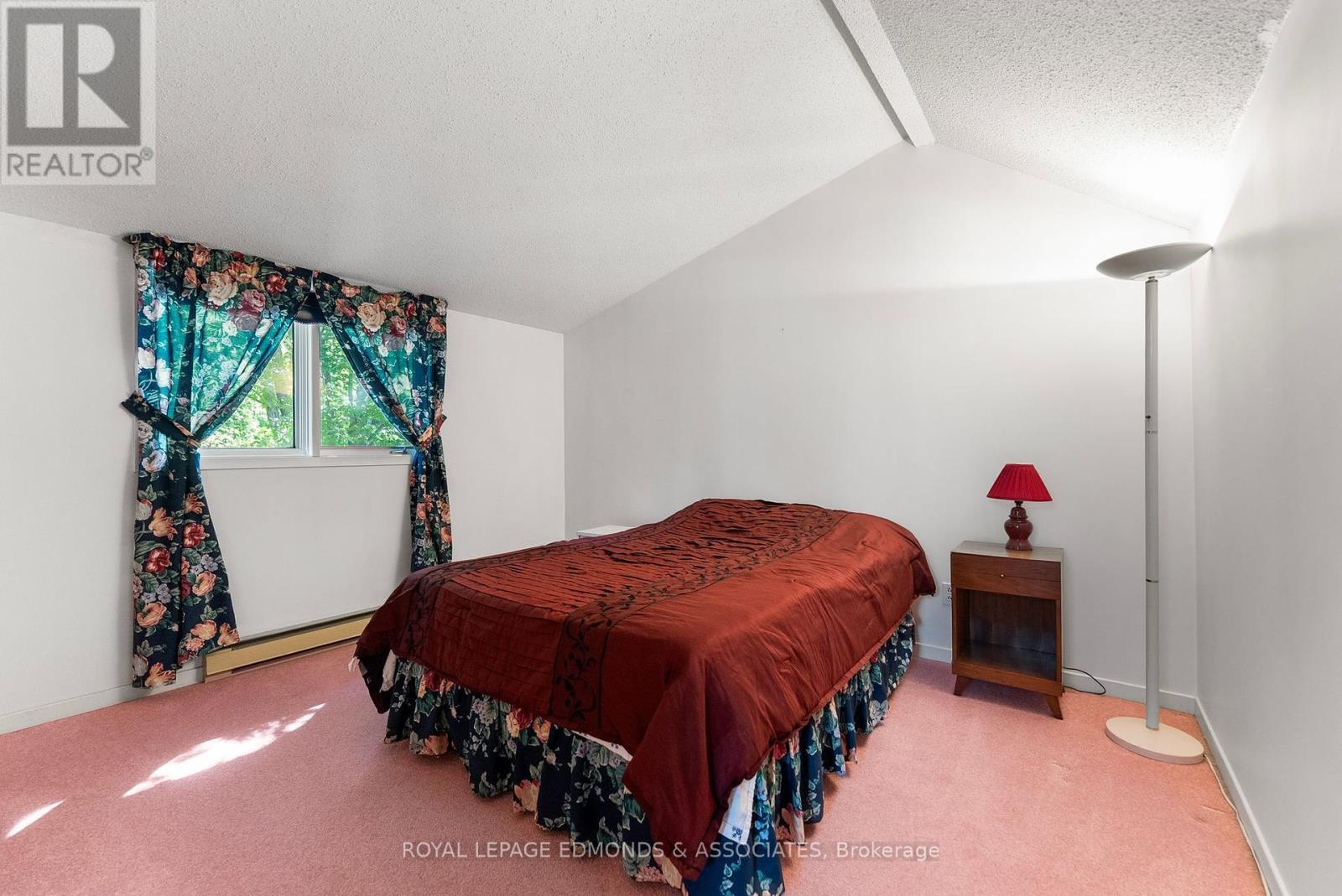 36 Crescent Drive, Brudenell, Lyndoch And Raglan, ON - Indoor Photo Showing Bedroom