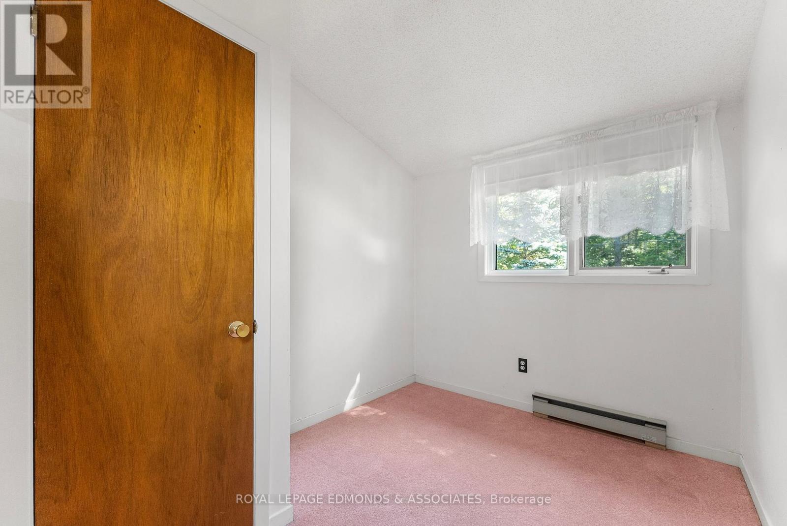 36 Crescent Drive, Brudenell, Lyndoch And Raglan, ON - Indoor Photo Showing Other Room