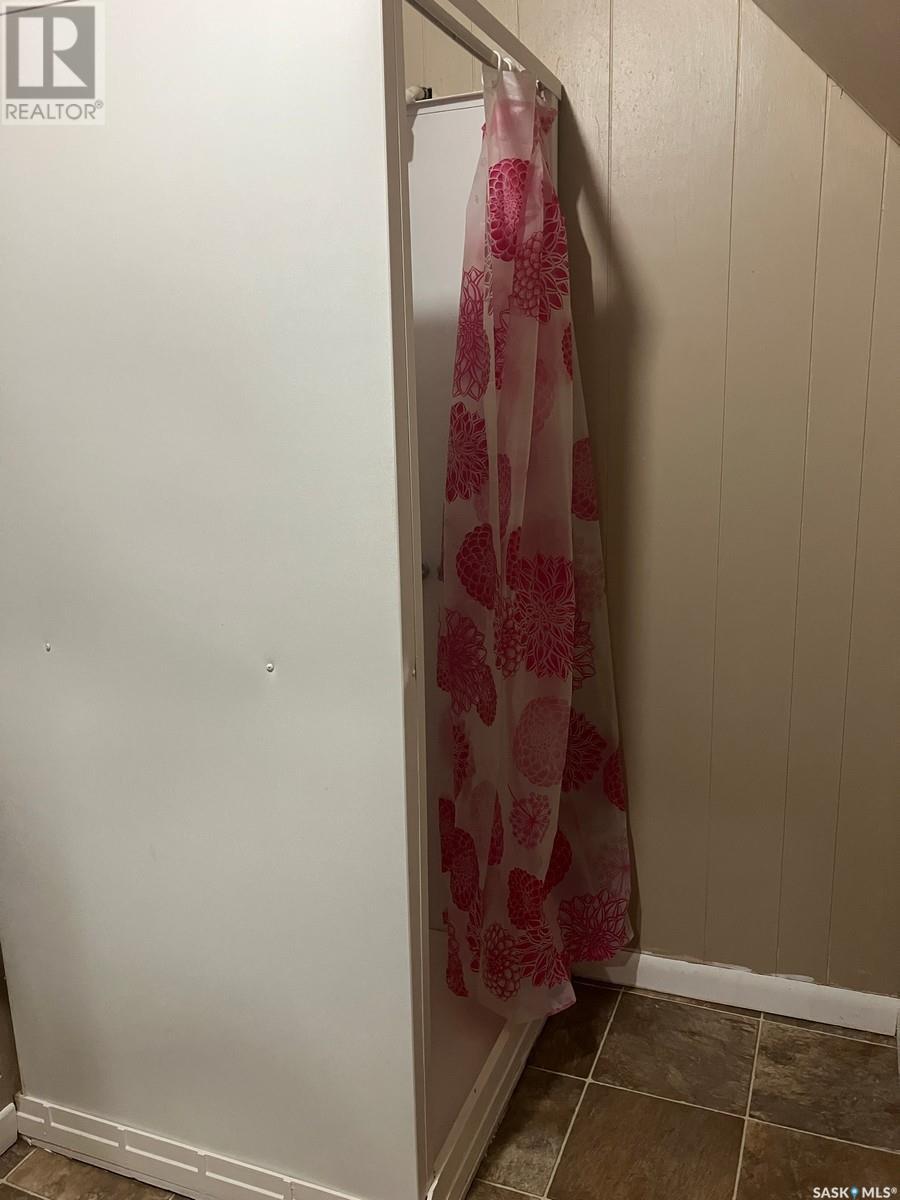 110 4Th Street N, Nipawin, SK - Indoor