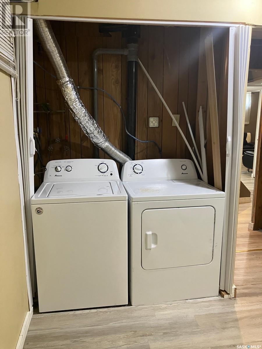 110 4Th Street N, Nipawin, SK - Indoor Photo Showing Laundry Room