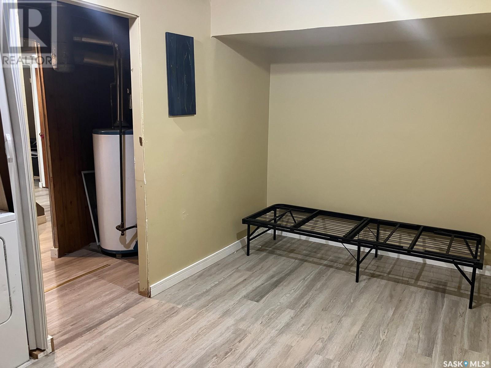 110 4Th Street N, Nipawin, SK - Indoor