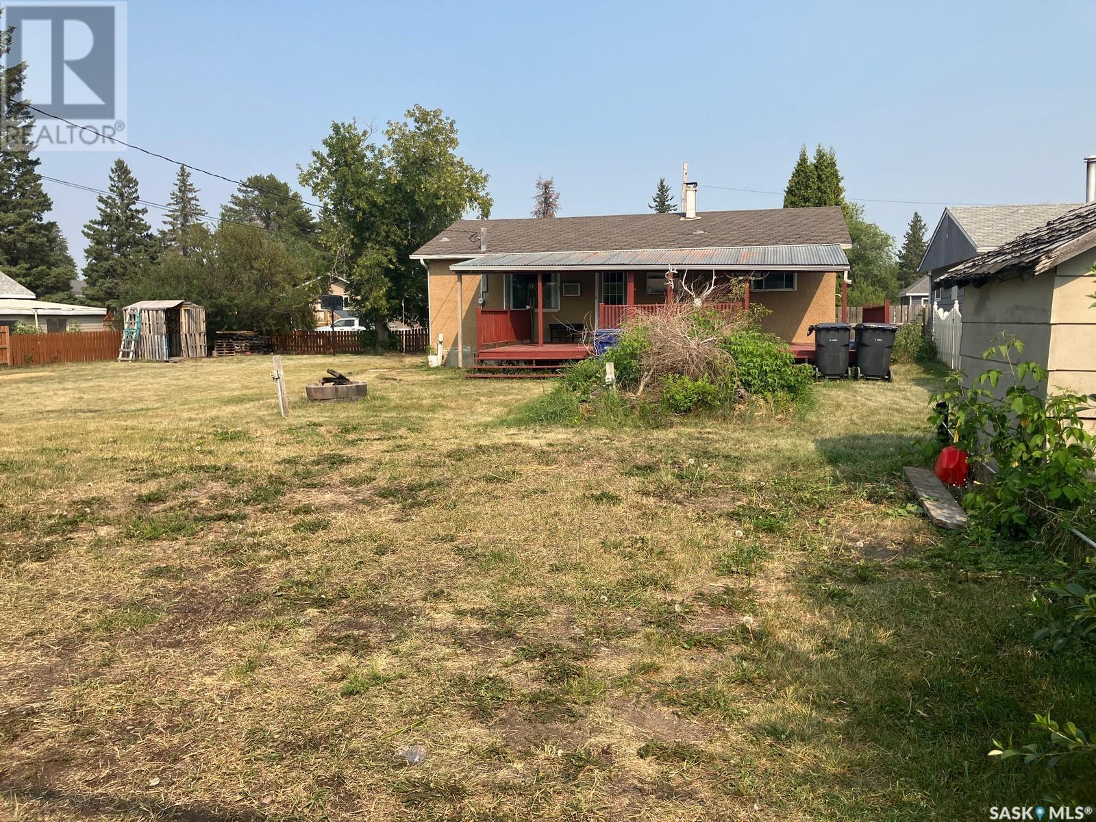 110 4Th Street N, Nipawin, SK - Outdoor With Deck Patio Veranda
