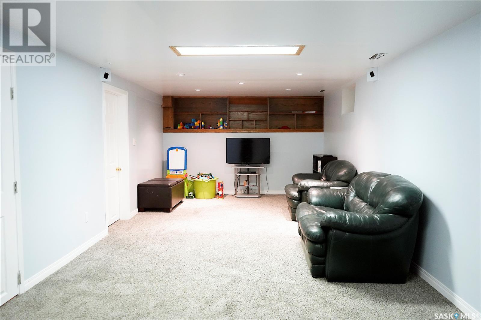 394 2Nd Street, Shaunavon, SK - Indoor