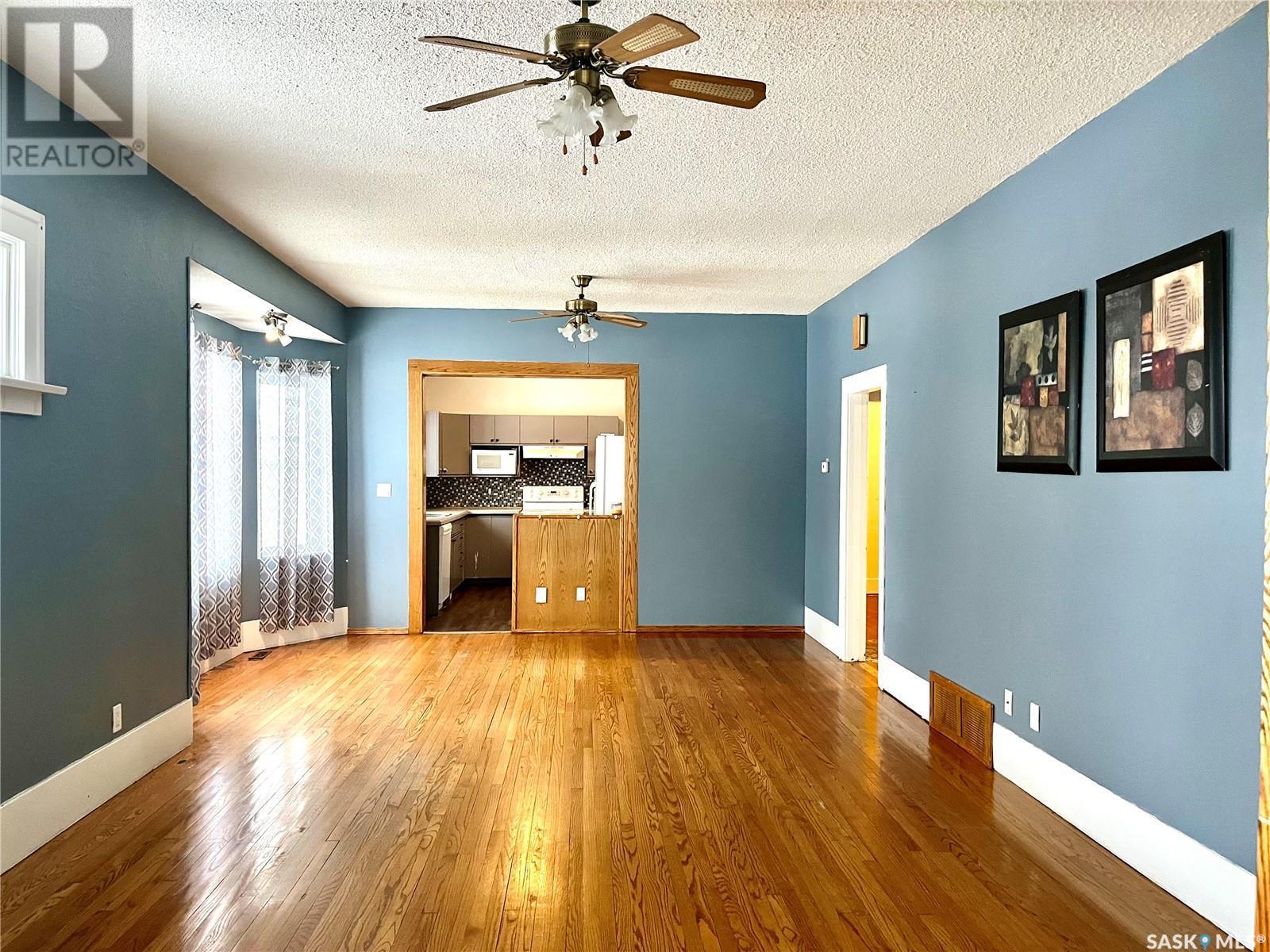 394 2Nd Street, Shaunavon, SK - Indoor Photo Showing Other Room