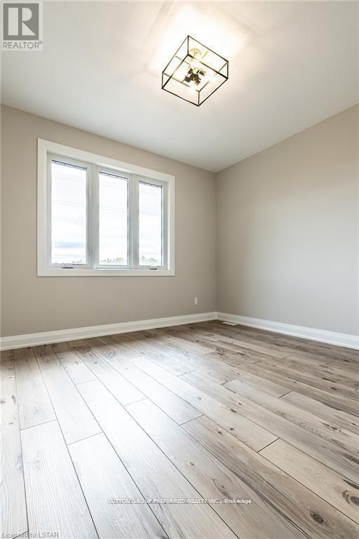 28 - 175 Glengariff Drive, Southwold, ON - Indoor Photo Showing Other Room