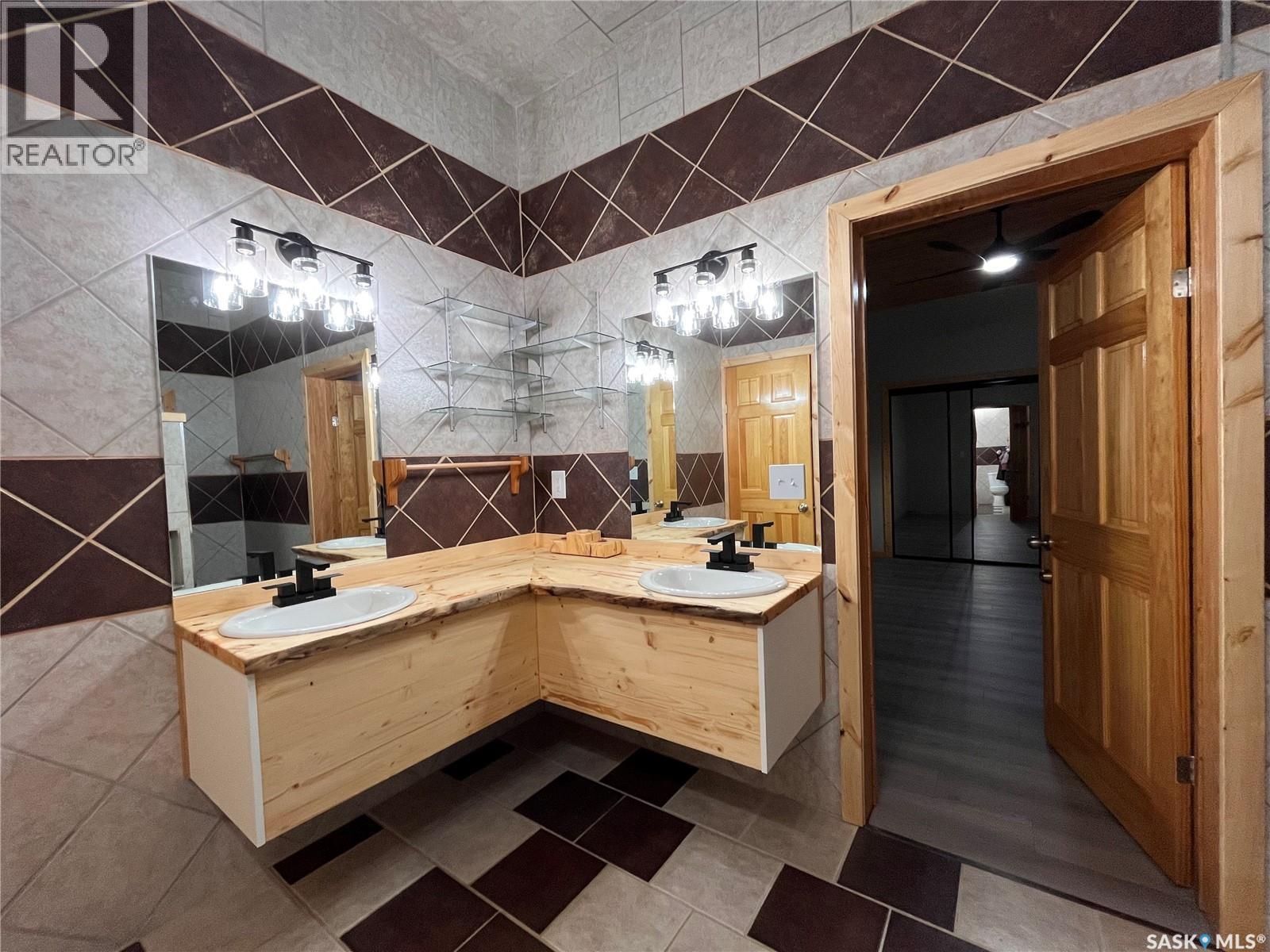 224 Pine Drive, Tobin Lake, SK - Indoor Photo Showing Other Room