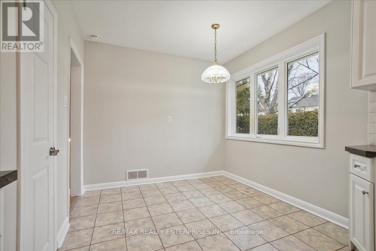 613 Sequin Crescent, Mississauga, ON - Indoor Photo Showing Other Room