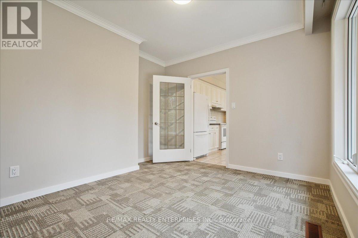 613 Sequin Crescent, Mississauga, ON - Indoor Photo Showing Other Room