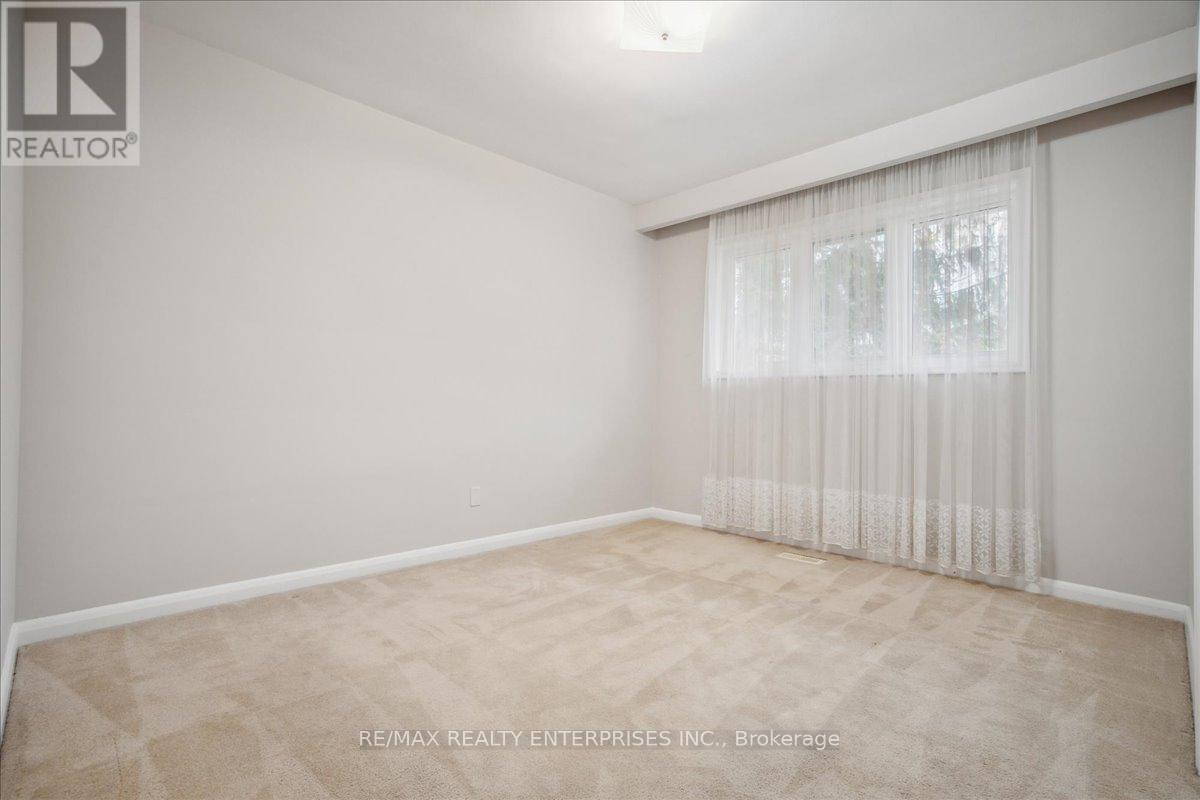 613 Sequin Crescent, Mississauga, ON - Indoor Photo Showing Other Room