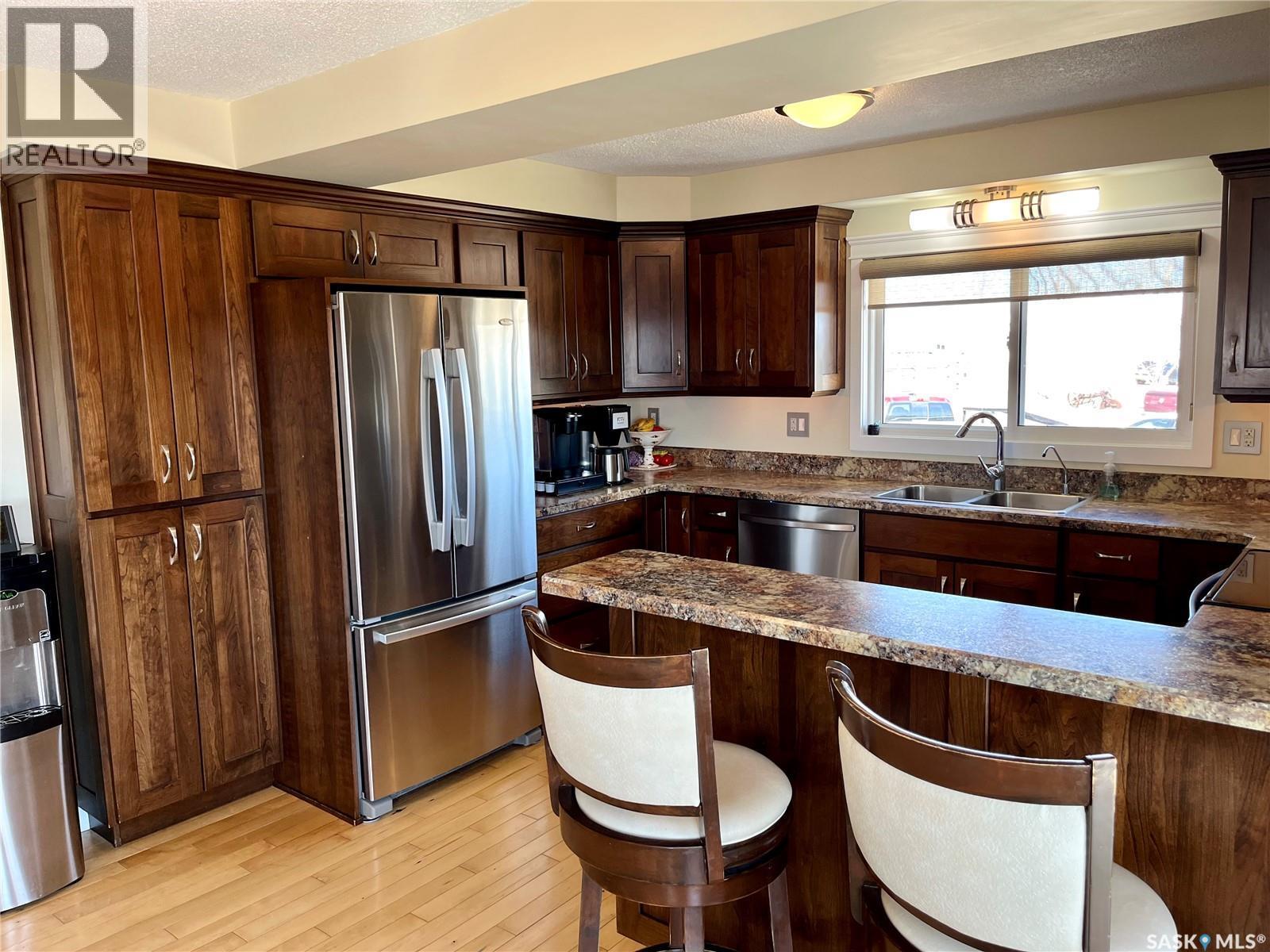 Cadrain Acres, Swift Current Rm No. 137, SK - Indoor Photo Showing Kitchen With Double Sink