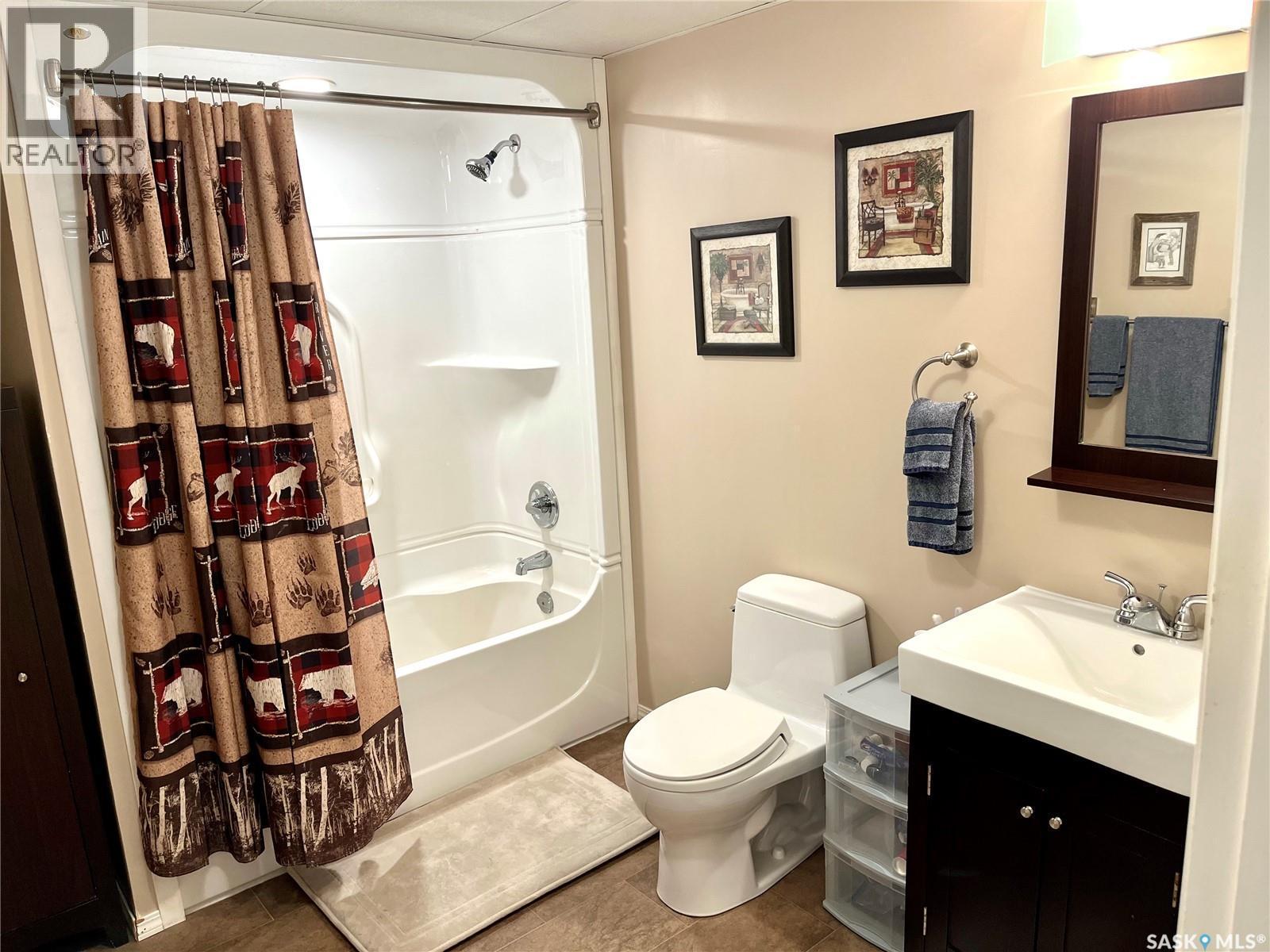 Cadrain Acres, Swift Current Rm No. 137, SK - Indoor Photo Showing Bathroom