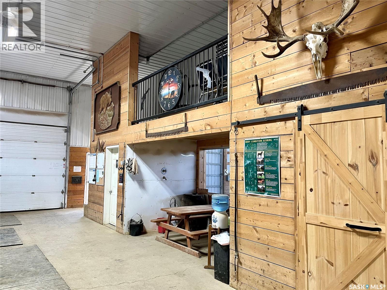 Cadrain Acres, Swift Current Rm No. 137, SK - Photo Showing Garage