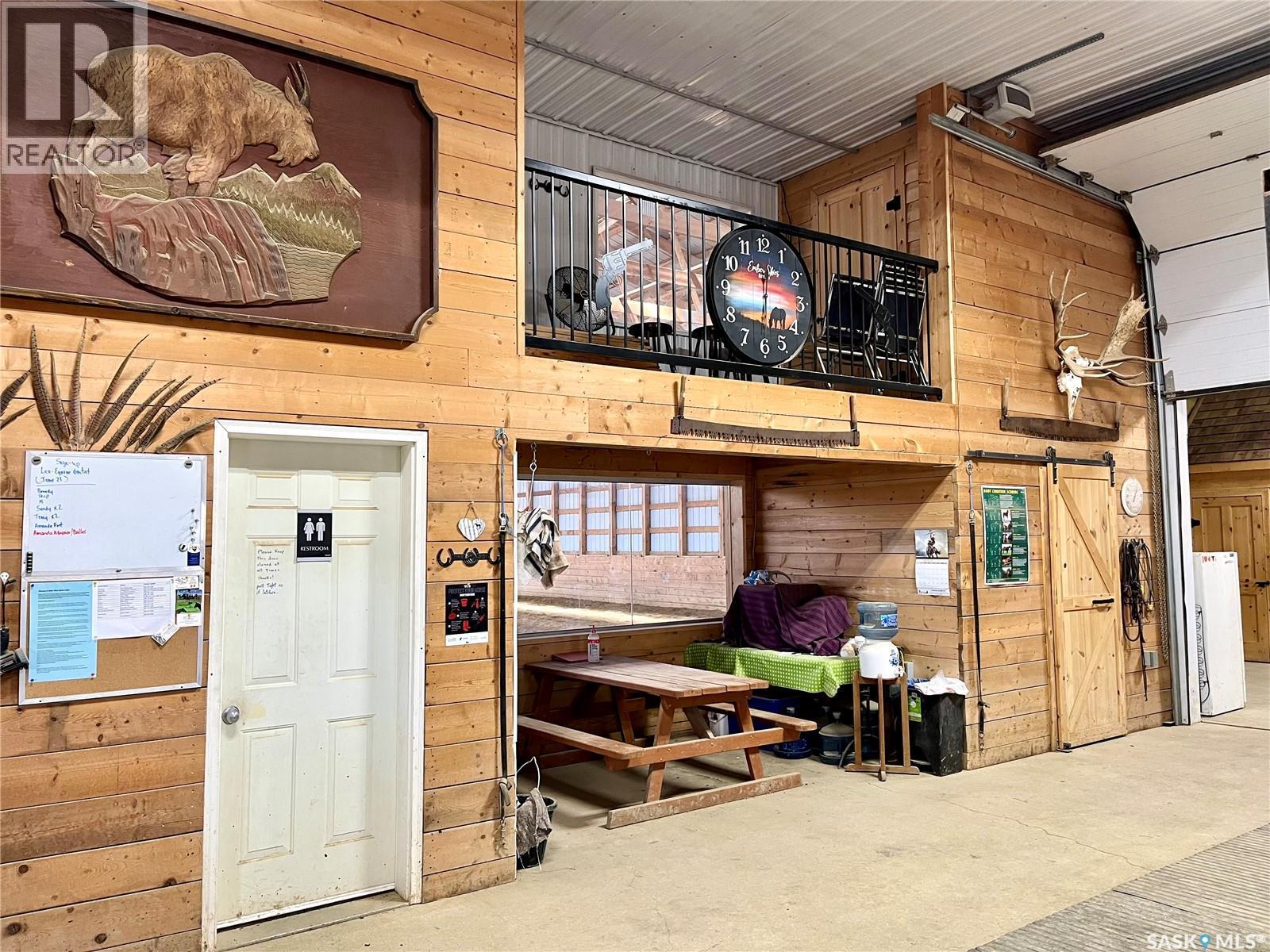 Cadrain Acres, Swift Current Rm No. 137, SK - Indoor