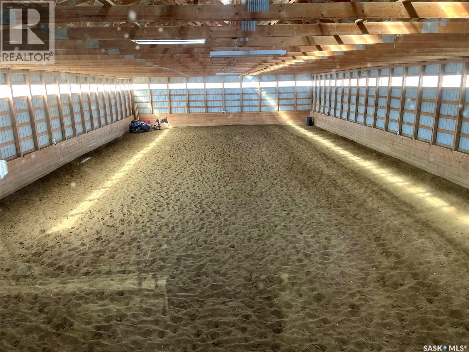 Cadrain Acres, Swift Current Rm No. 137, SK - Indoor