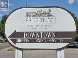 10 min walk to Bridgeburg Parkette at the River -