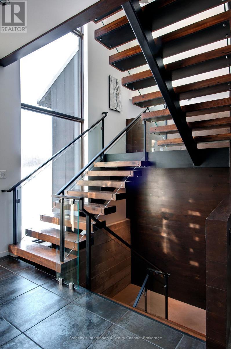 46479 Old Mail Road W, Meaford, ON - Indoor Photo Showing Other Room