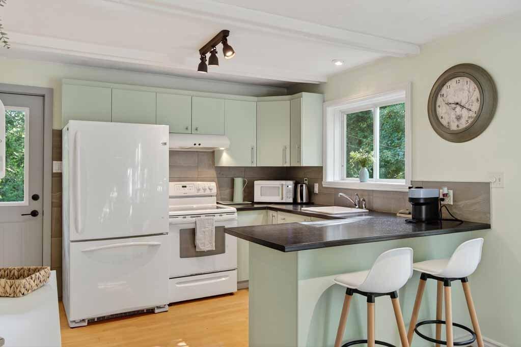 Kitchen - 6 Ch. De L'Eau-Claire, Lac-Supérieur, QC - Indoor Photo Showing Kitchen