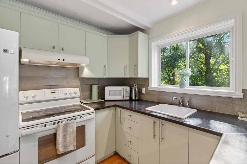 Kitchen - 6 Ch. De L'Eau-Claire, Lac-Supérieur, QC - Indoor Photo Showing Kitchen