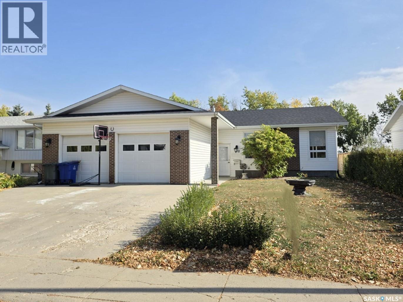 908 Marriott Close, Rosetown, SK - Outdoor