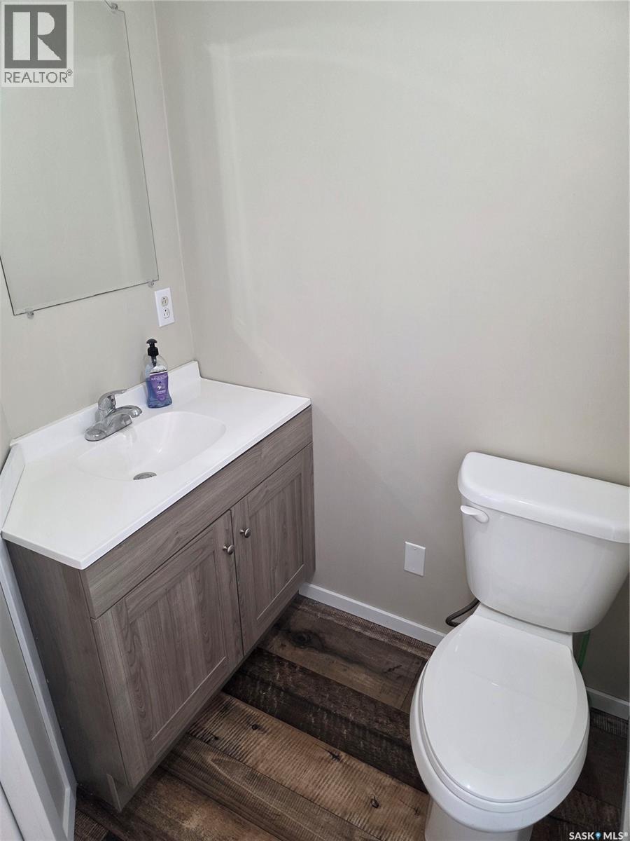 908 Marriott Close, Rosetown, SK - Indoor Photo Showing Bathroom