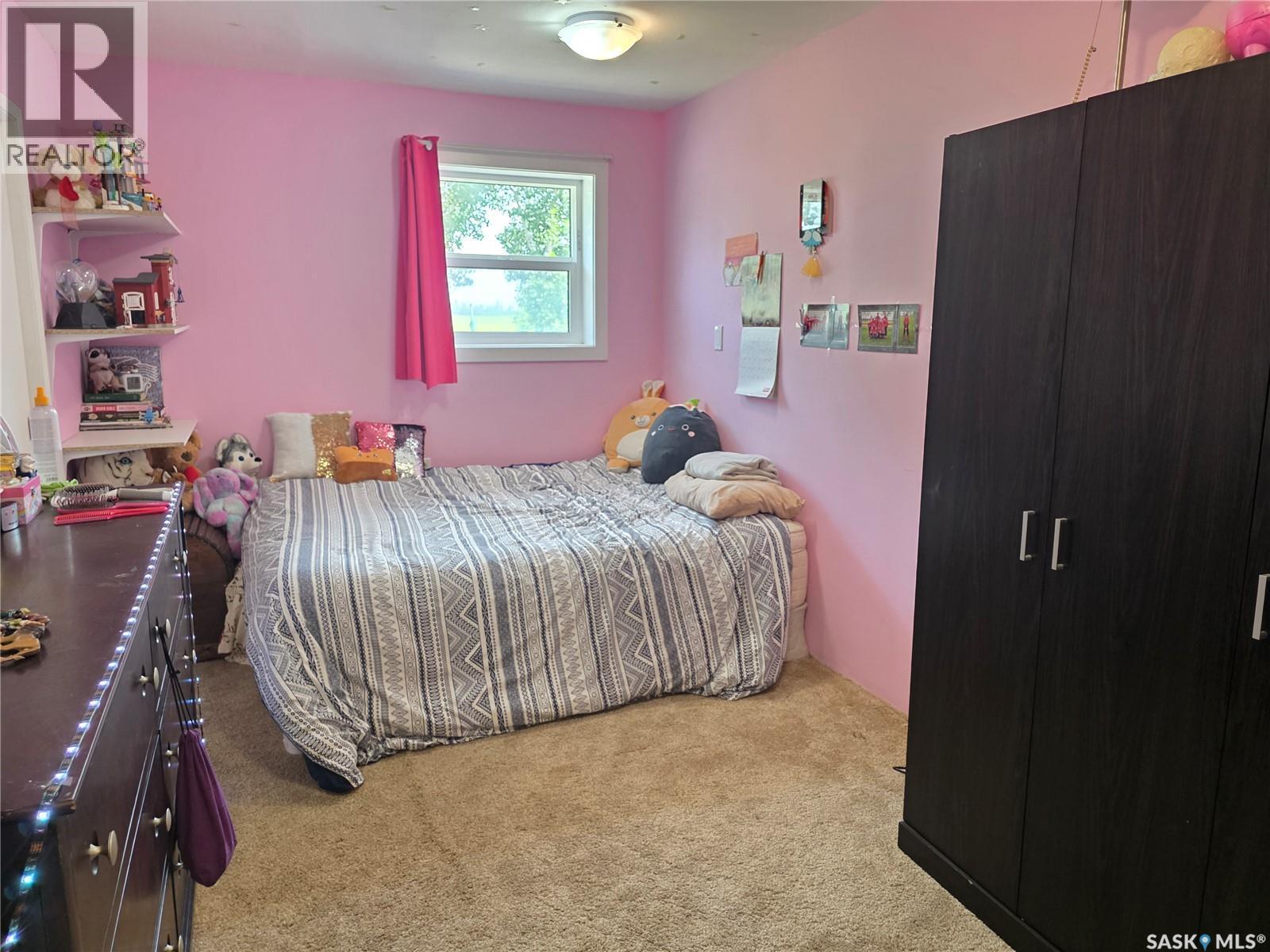 908 Marriott Close, Rosetown, SK - Indoor Photo Showing Bedroom
