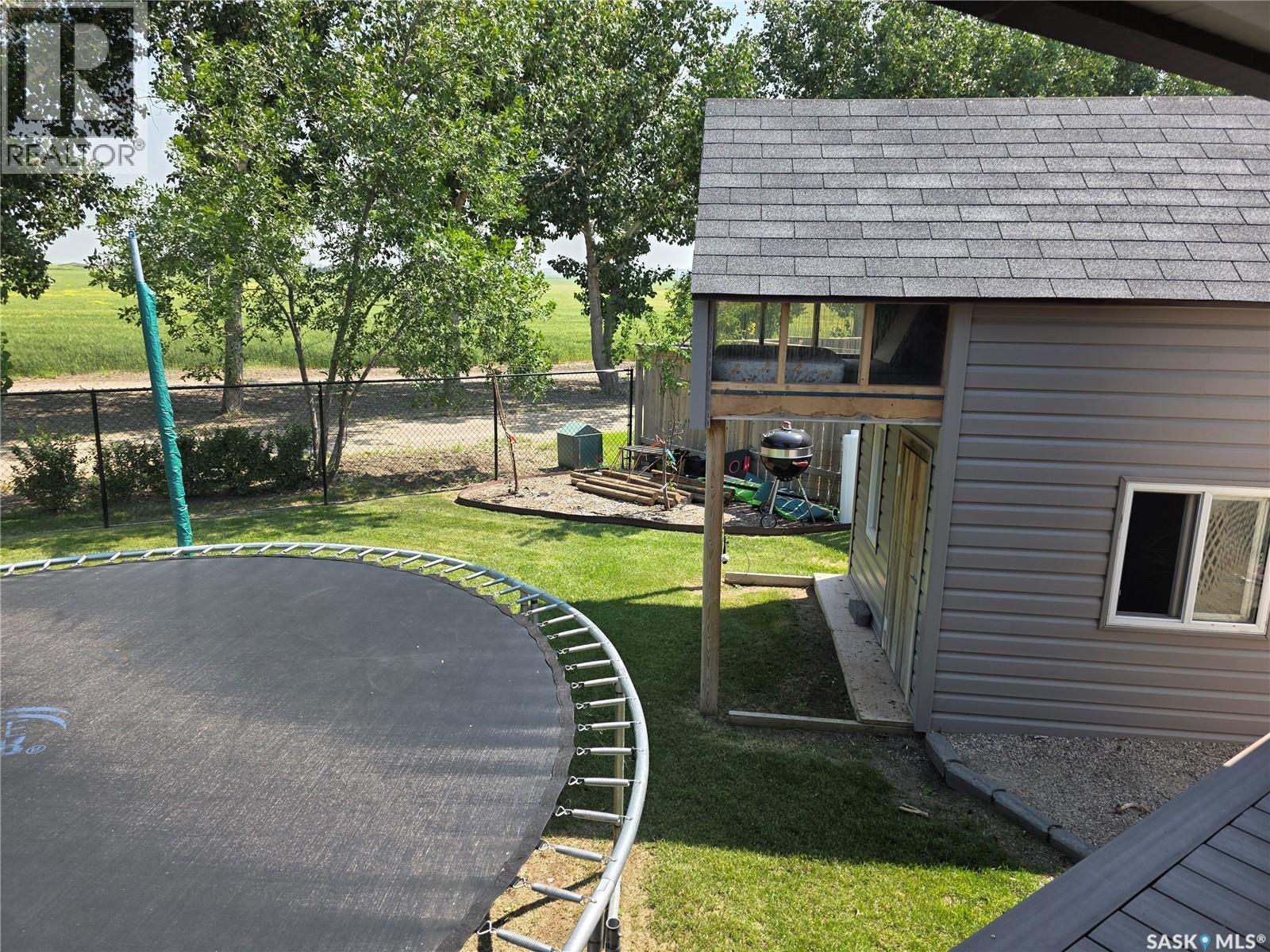 908 Marriott Close, Rosetown, SK - Outdoor