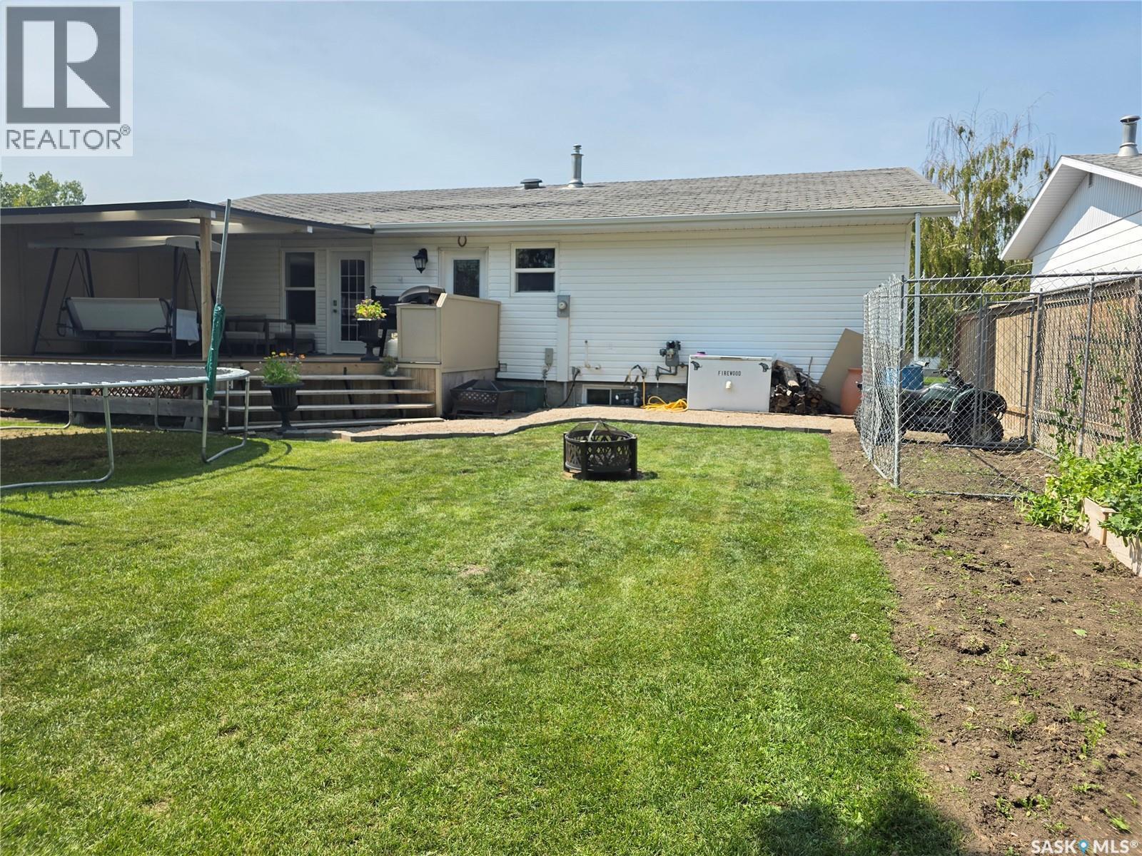 908 Marriott Close, Rosetown, SK - Outdoor With Deck Patio Veranda