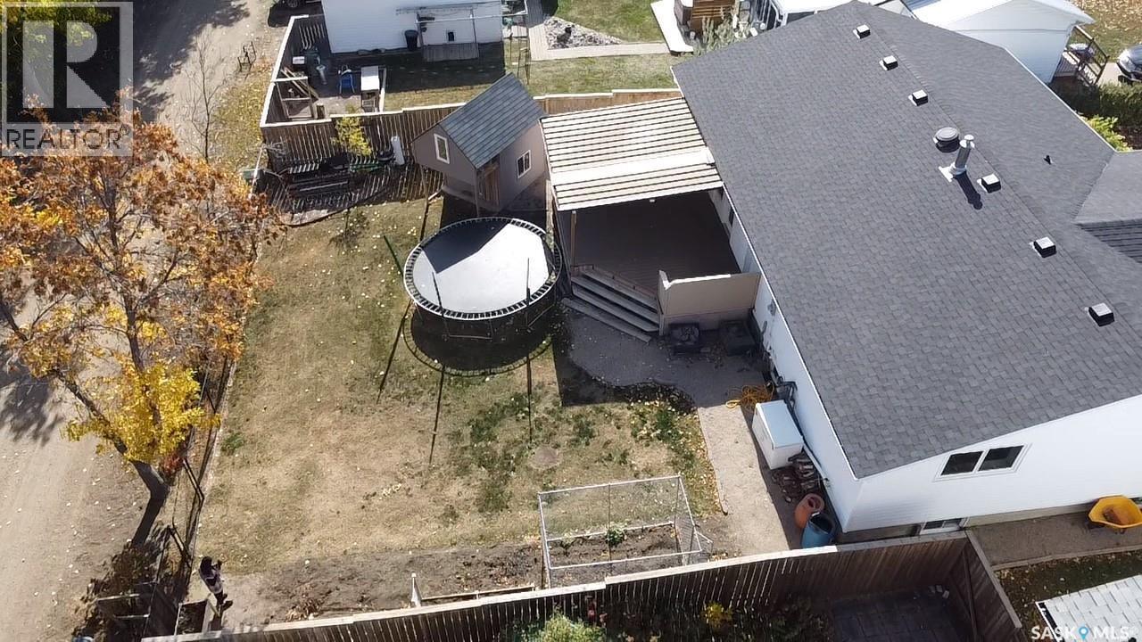 908 Marriott Close, Rosetown, SK - Outdoor