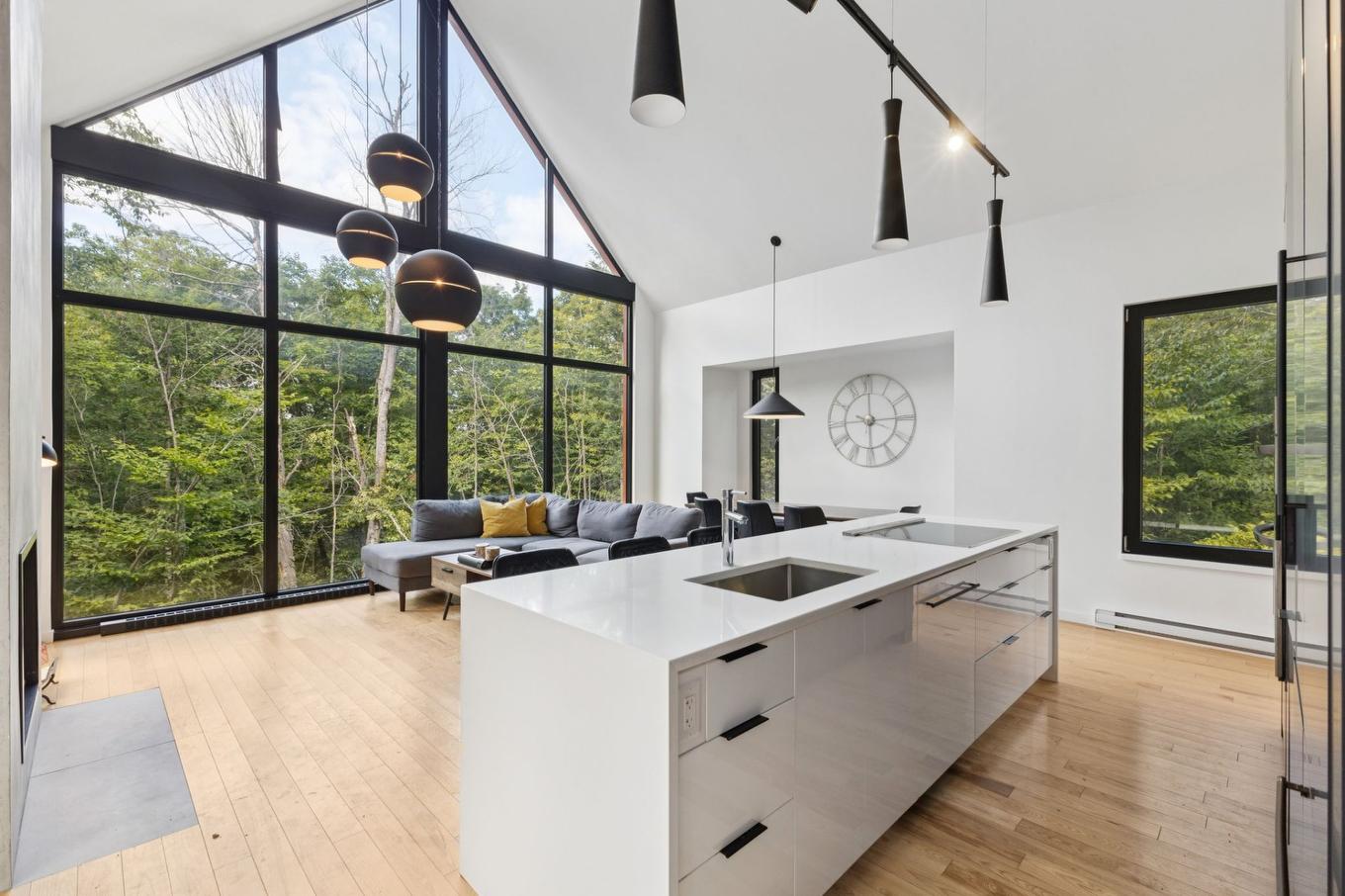 Kitchen - 304 - 15 Imp. Du Cardinal, Lac-Supérieur, QC - Indoor Photo Showing Kitchen With Upgraded Kitchen
