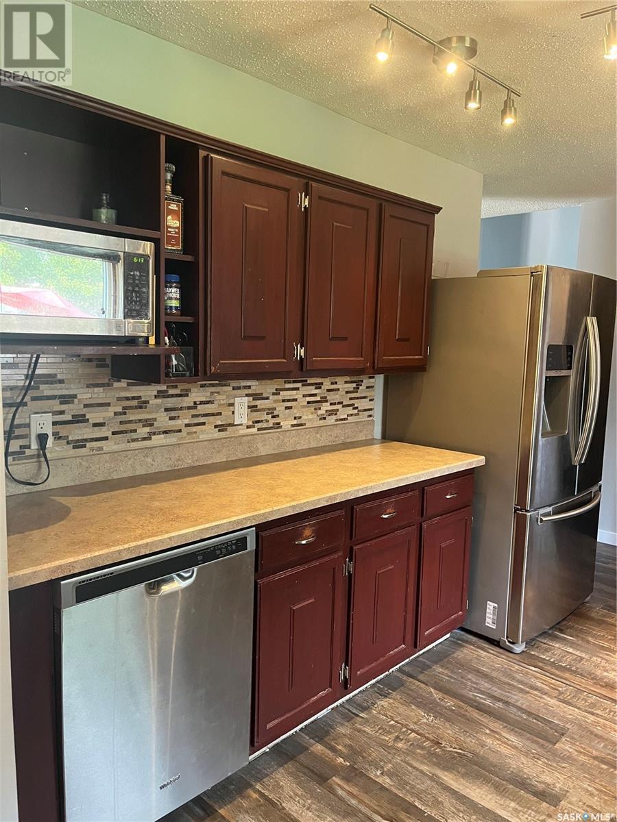 206 3Rd Avenue, Caronport, SK - Indoor Photo Showing Kitchen