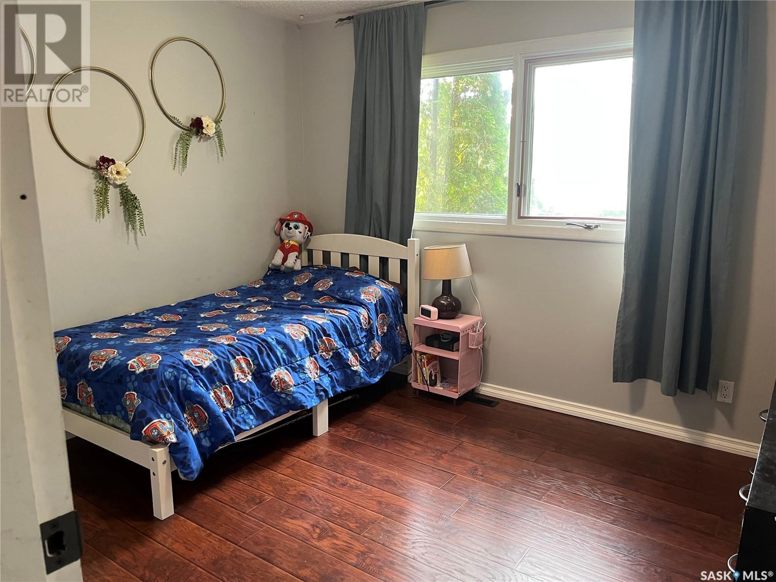 206 3Rd Avenue, Caronport, SK - Indoor Photo Showing Bedroom