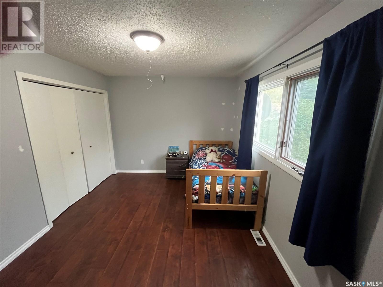 206 3Rd Avenue, Caronport, SK - Indoor