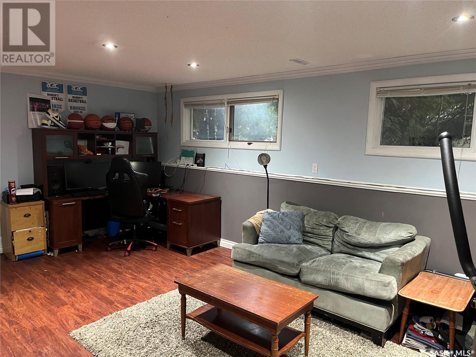 206 3Rd Avenue, Caronport, SK - Indoor