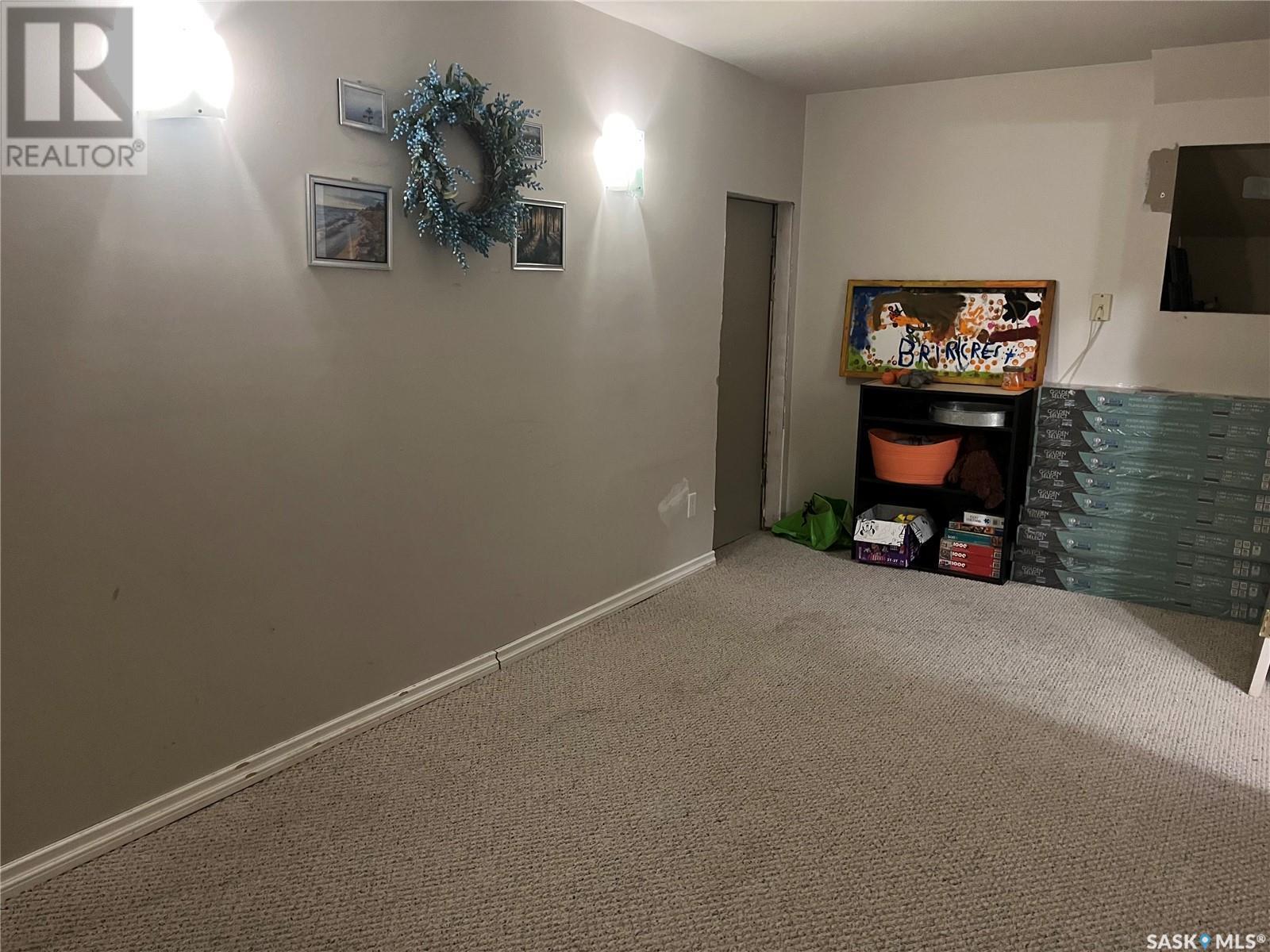 206 3Rd Avenue, Caronport, SK - Indoor Photo Showing Other Room