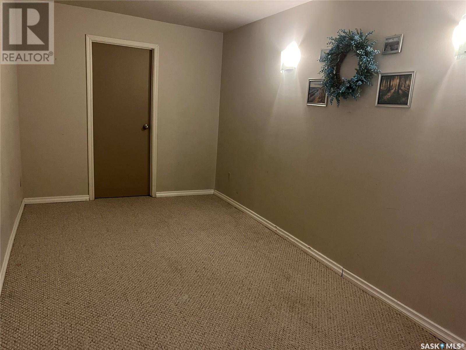 206 3Rd Avenue, Caronport, SK - Indoor Photo Showing Other Room