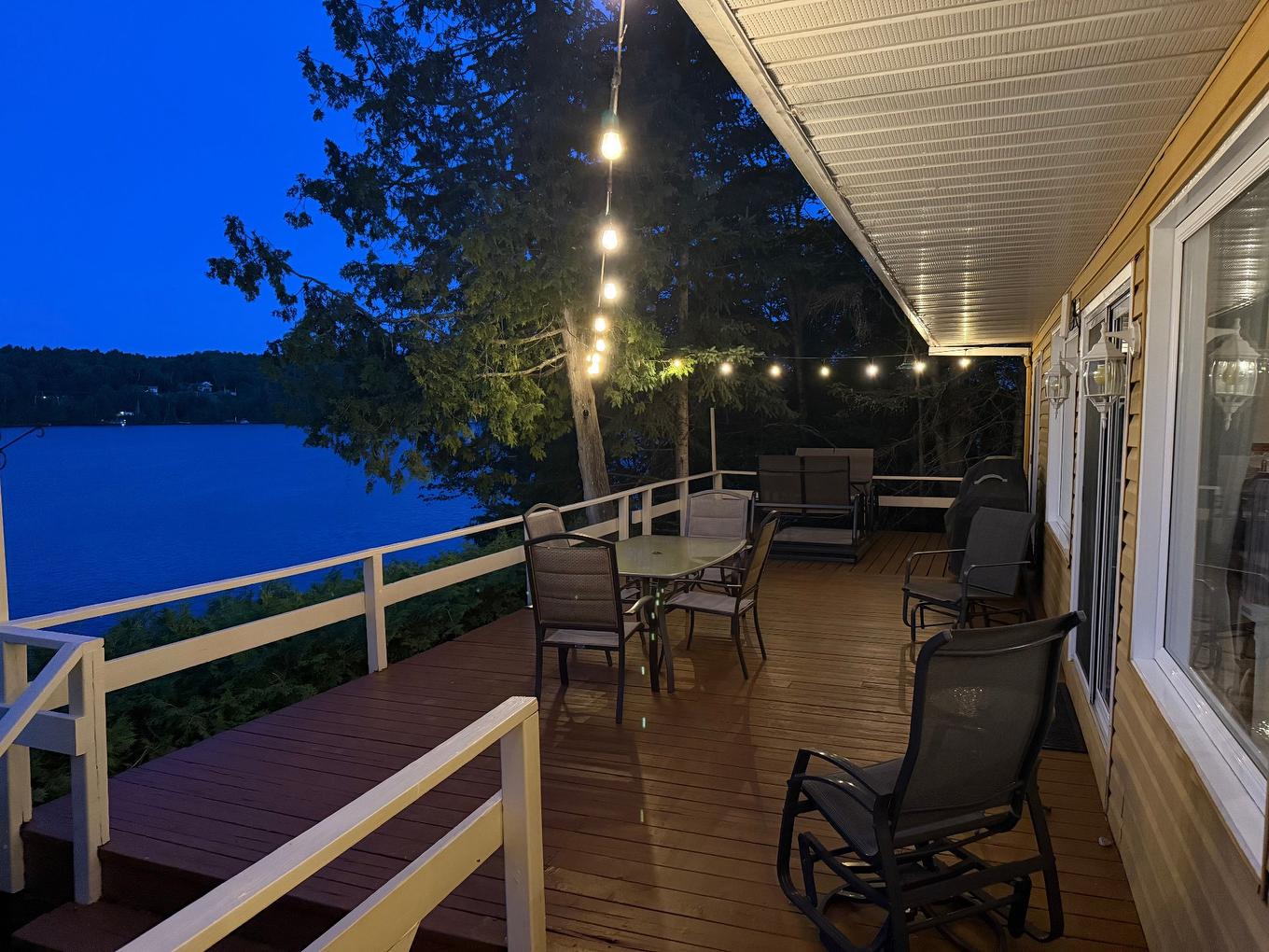 Vue sur l'eau - 12437 Ch. Chadrofer, Labelle, QC - Outdoor With Exterior