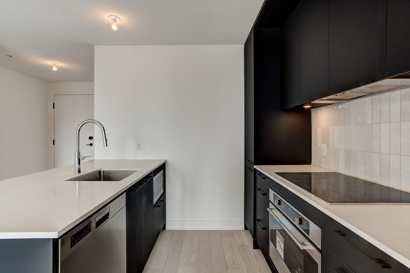 Cuisine - 1024-7227 Boul. Newman, Montréal (Lasalle), QC - Indoor Photo Showing Kitchen With Upgraded Kitchen