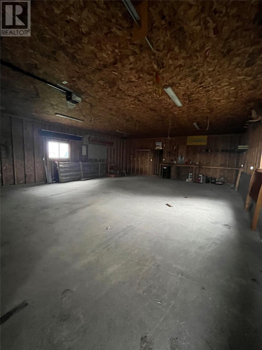 86 Loop Road, Anchor Point, NL - Indoor Photo Showing Garage