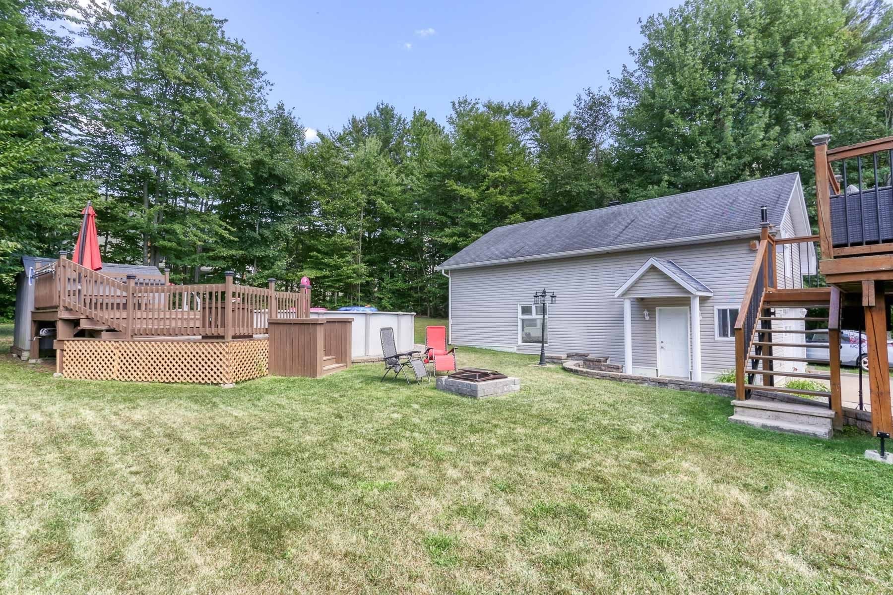 Courtyard - 5200 Rue De L'Église, Notre-Dame-Du-Mont-Carmel, QC - Outdoor