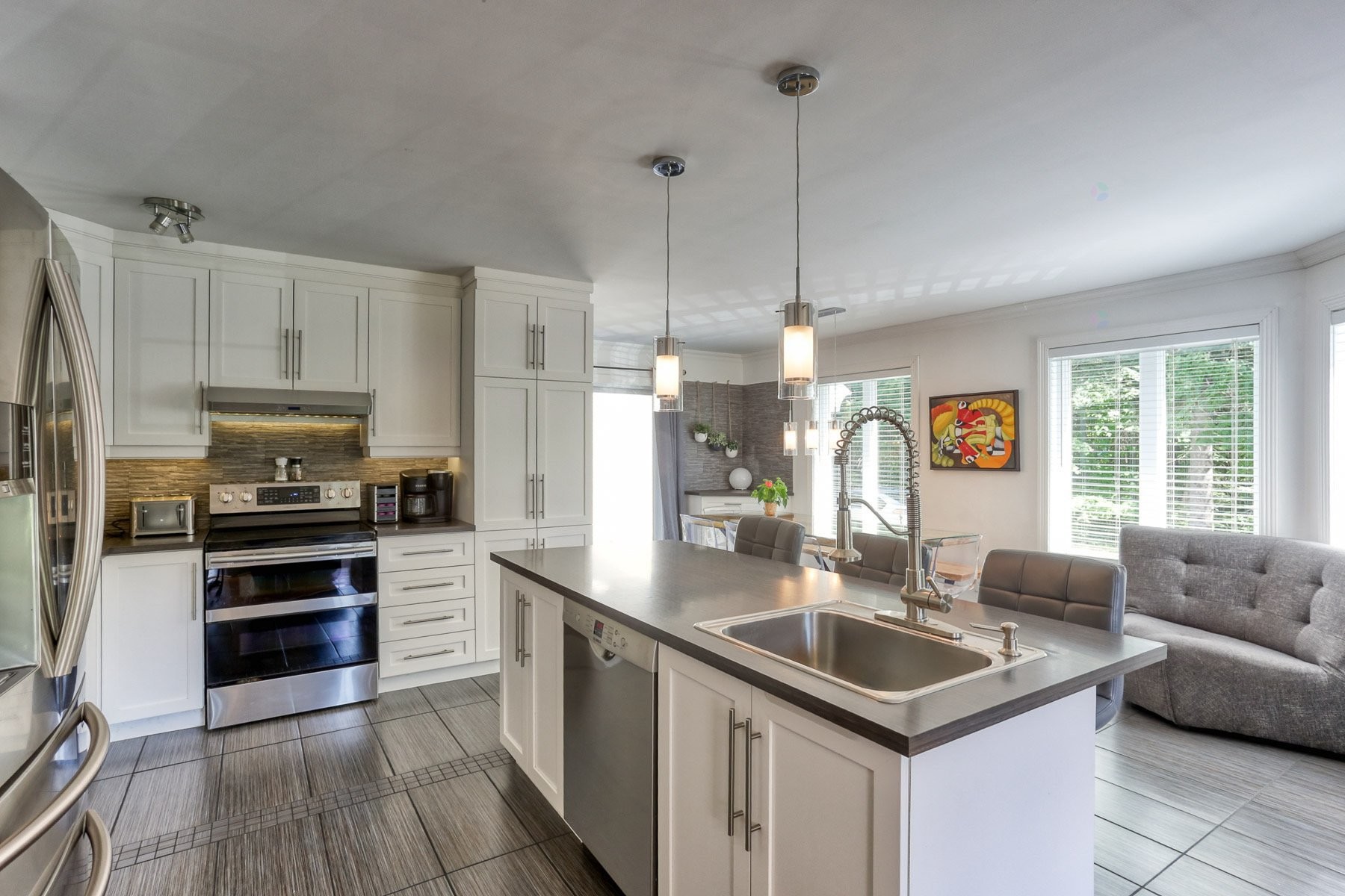 Kitchen - 5200 Rue De L'Église, Notre-Dame-Du-Mont-Carmel, QC - Indoor Photo Showing Kitchen