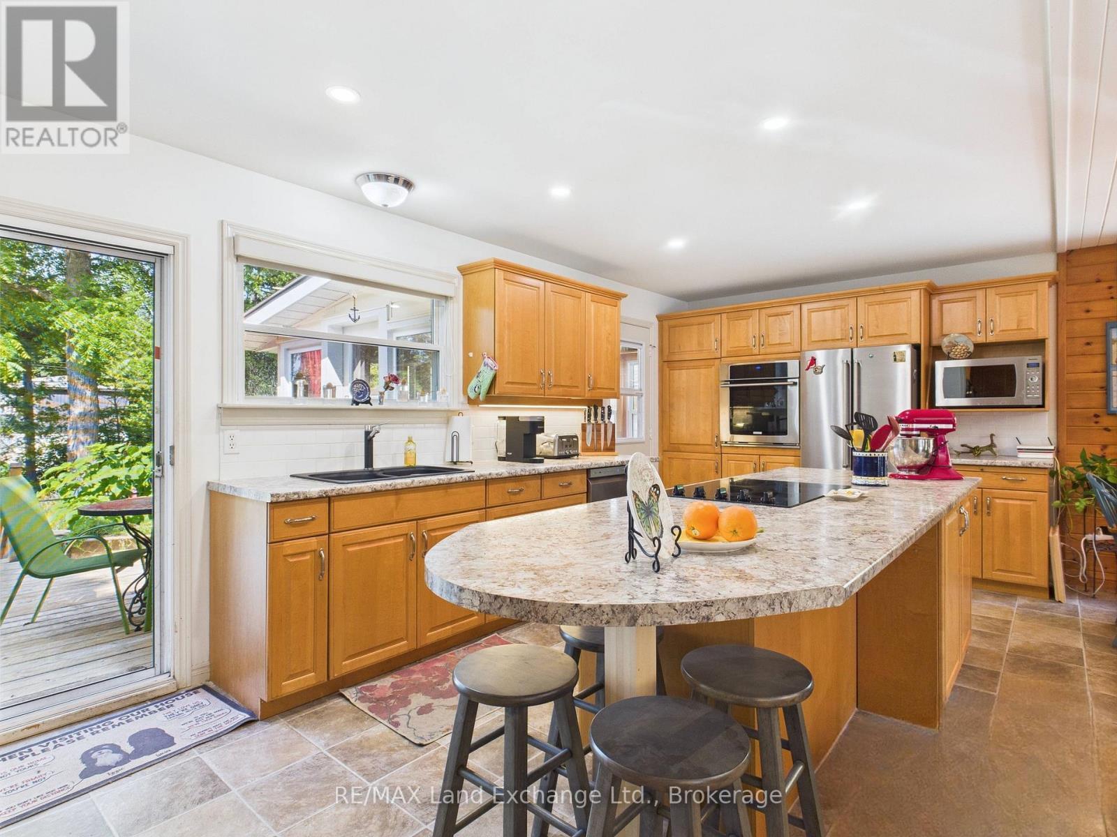 213 Huron Road Road, Huron-Kinloss, ON - Indoor Photo Showing Kitchen With Double Sink