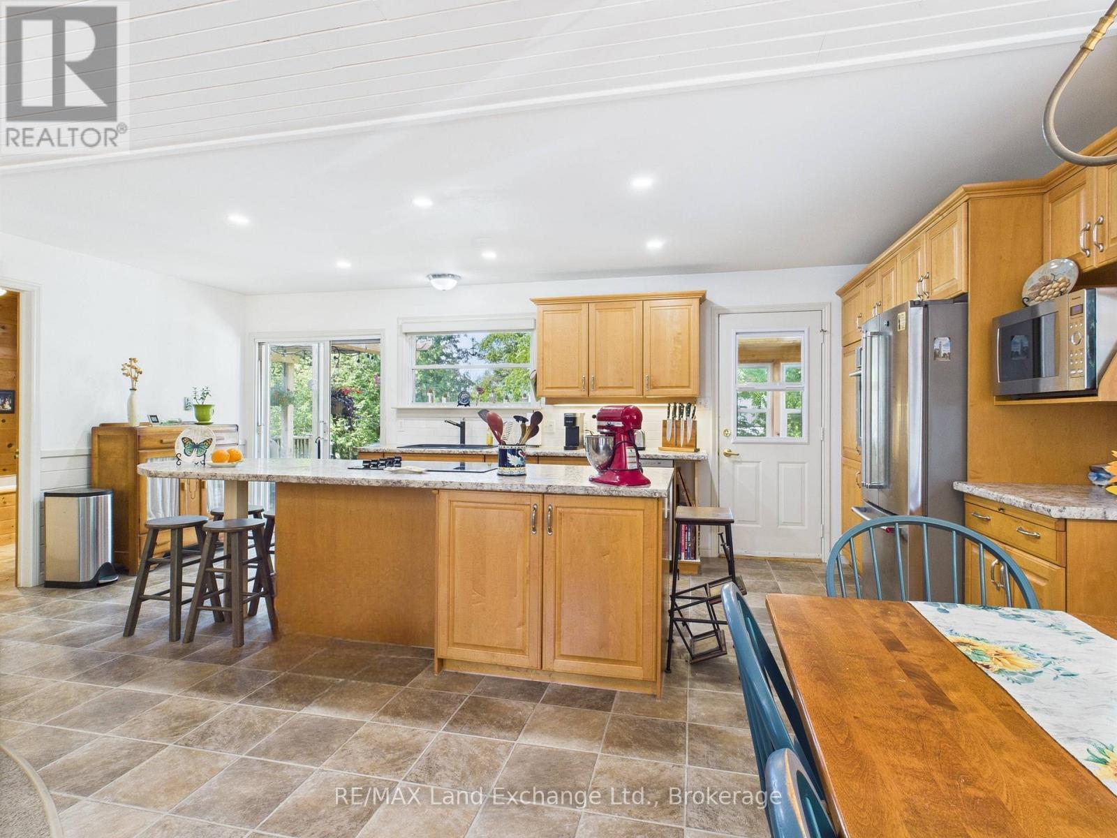 213 Huron Road Road, Huron-Kinloss, ON - Indoor