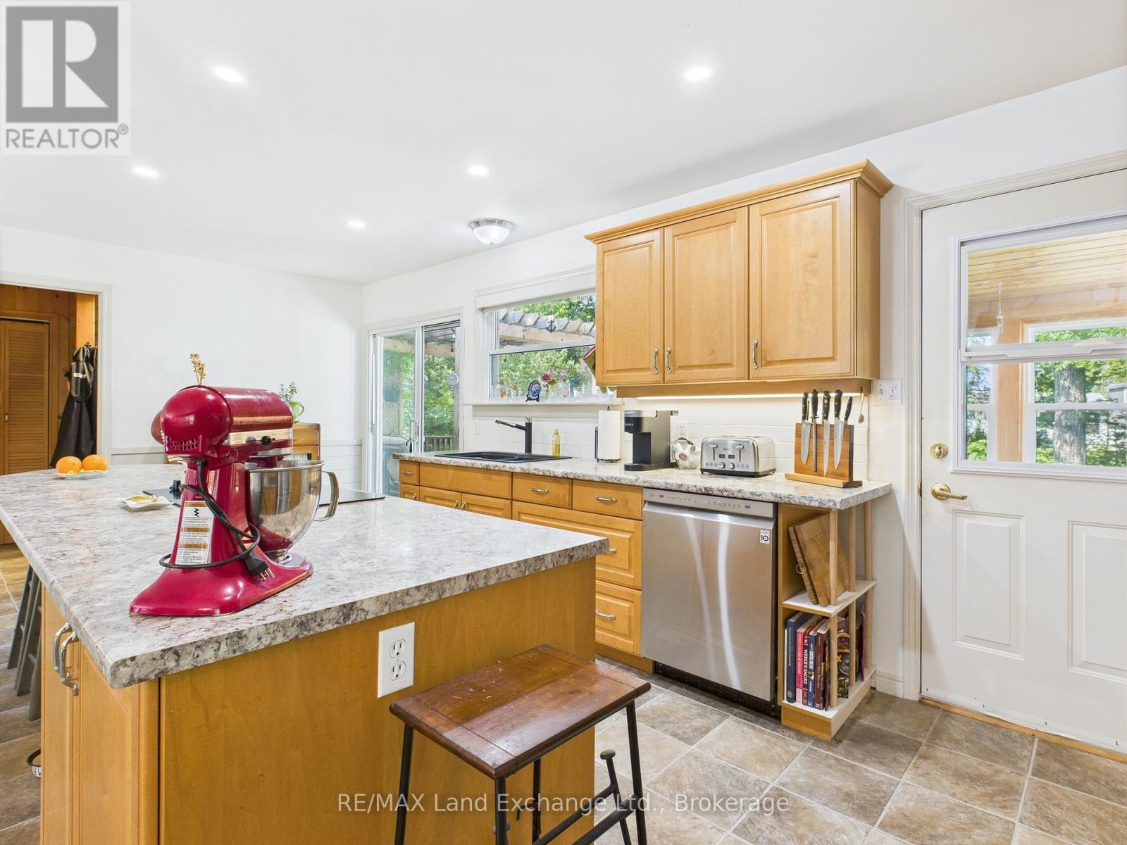 213 Huron Road Road, Huron-Kinloss, ON - Indoor Photo Showing Kitchen