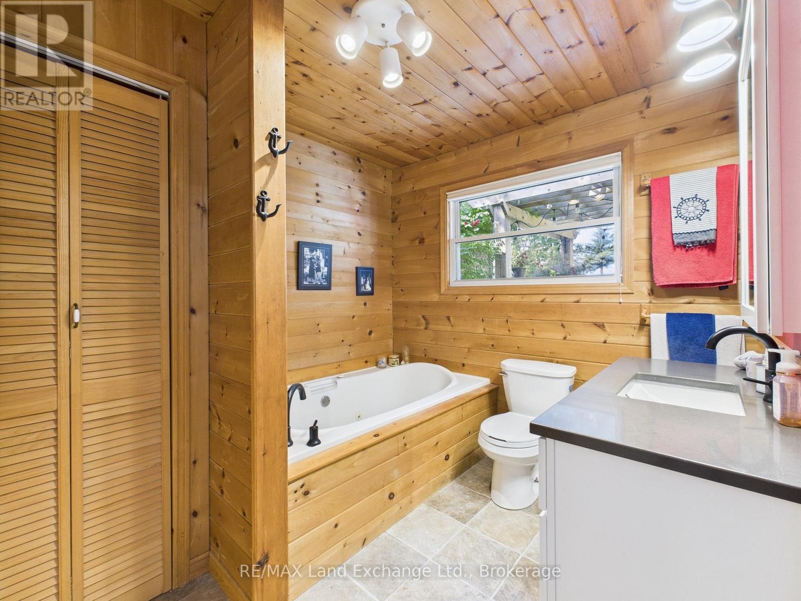 213 Huron Road Road, Huron-Kinloss, ON - Indoor Photo Showing Bathroom