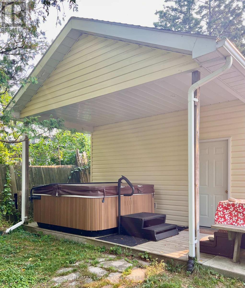 213 Huron Road Road, Huron-Kinloss, ON - Outdoor With Deck Patio Veranda With Exterior