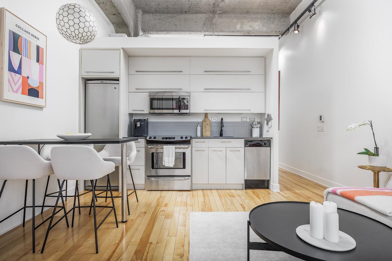 Vue d'ensemble - 441-3700 Rue St-Antoine O., Montréal (Le Sud-Ouest), QC - Indoor Photo Showing Kitchen