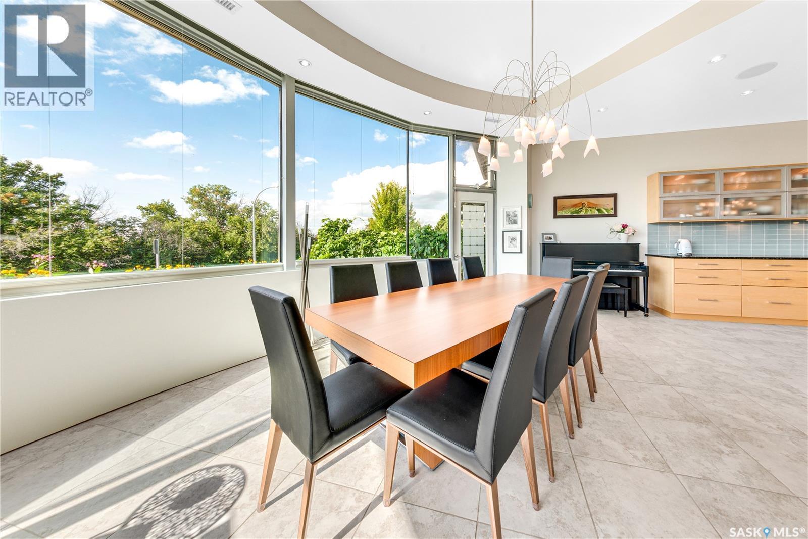 616 Saskatchewan Crescent E, Saskatoon, SK - Indoor Photo Showing Dining Room