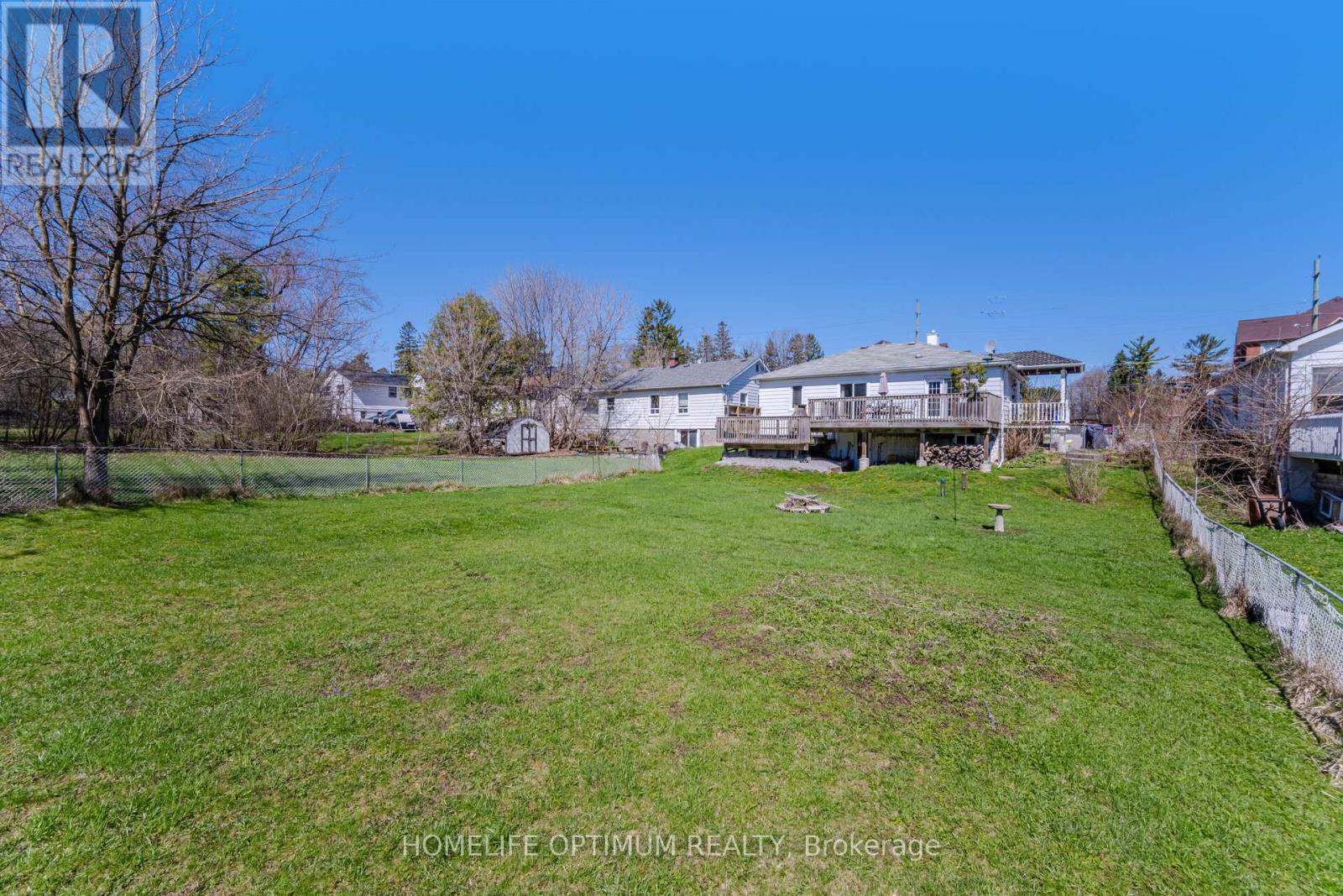 128 Eagle Street, Newmarket, ON - Outdoor