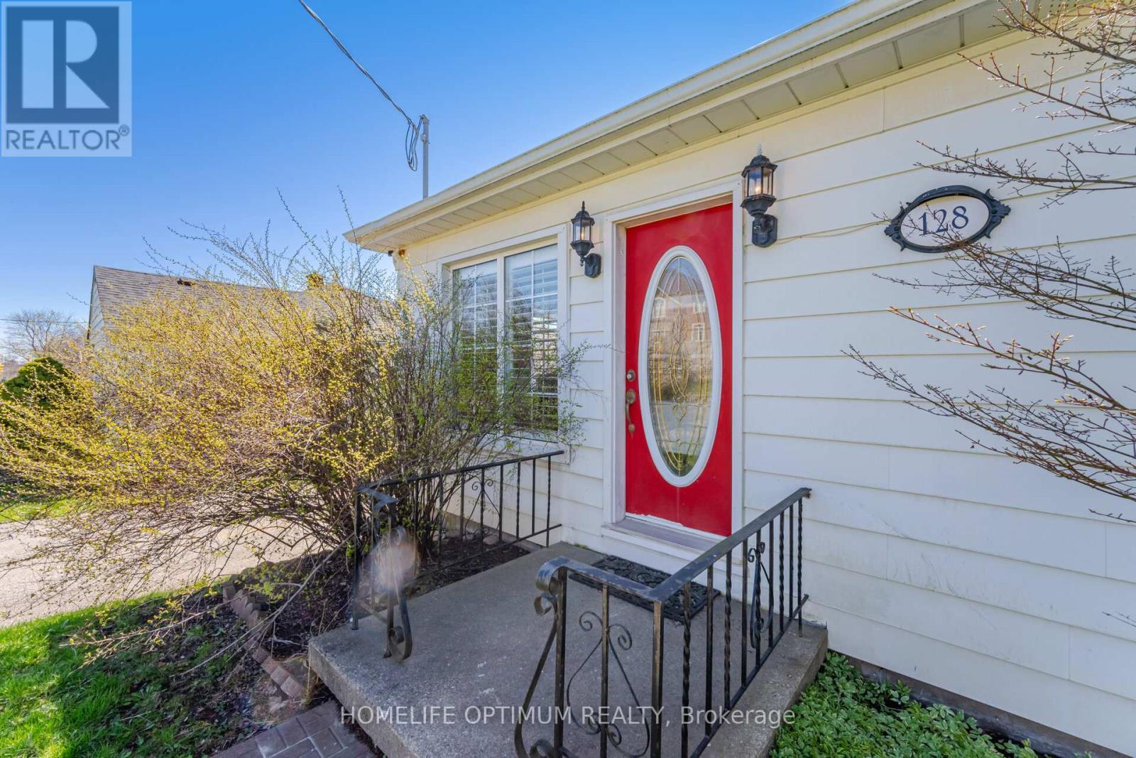 128 Eagle Street, Newmarket, ON - Outdoor